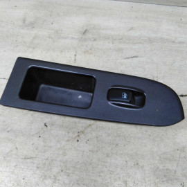 Кнопка стеклоподъёмника передняя правая Hyundai Trajet 03гв (СА2)
