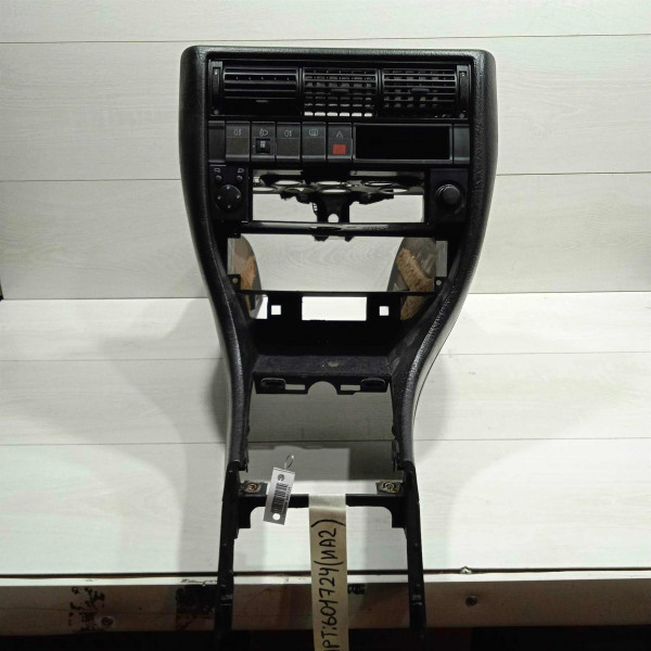 Центральная консоль на авто 50 годов. Консоль ауди 100. Центральная консоль ауди 80 б4. Консоль ауди 100. Консоль ауди 100.