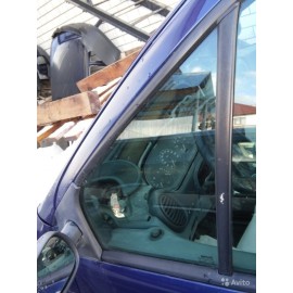 Глухое стекло переднее левое (передняя левая форточка двери Renault меган-сценик 1998)