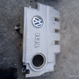 Декоративная крышка двигателя для Volkswagen Passat B6 2007 года объемом 2 литра турбодизель